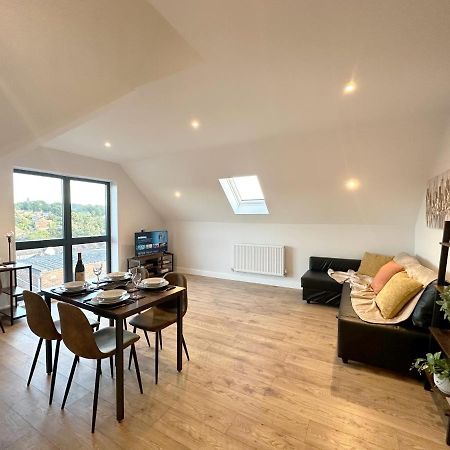 Stylish & Spacious Apartment ロイヤル・タンブリッジ・ウェルズ エクステリア 写真