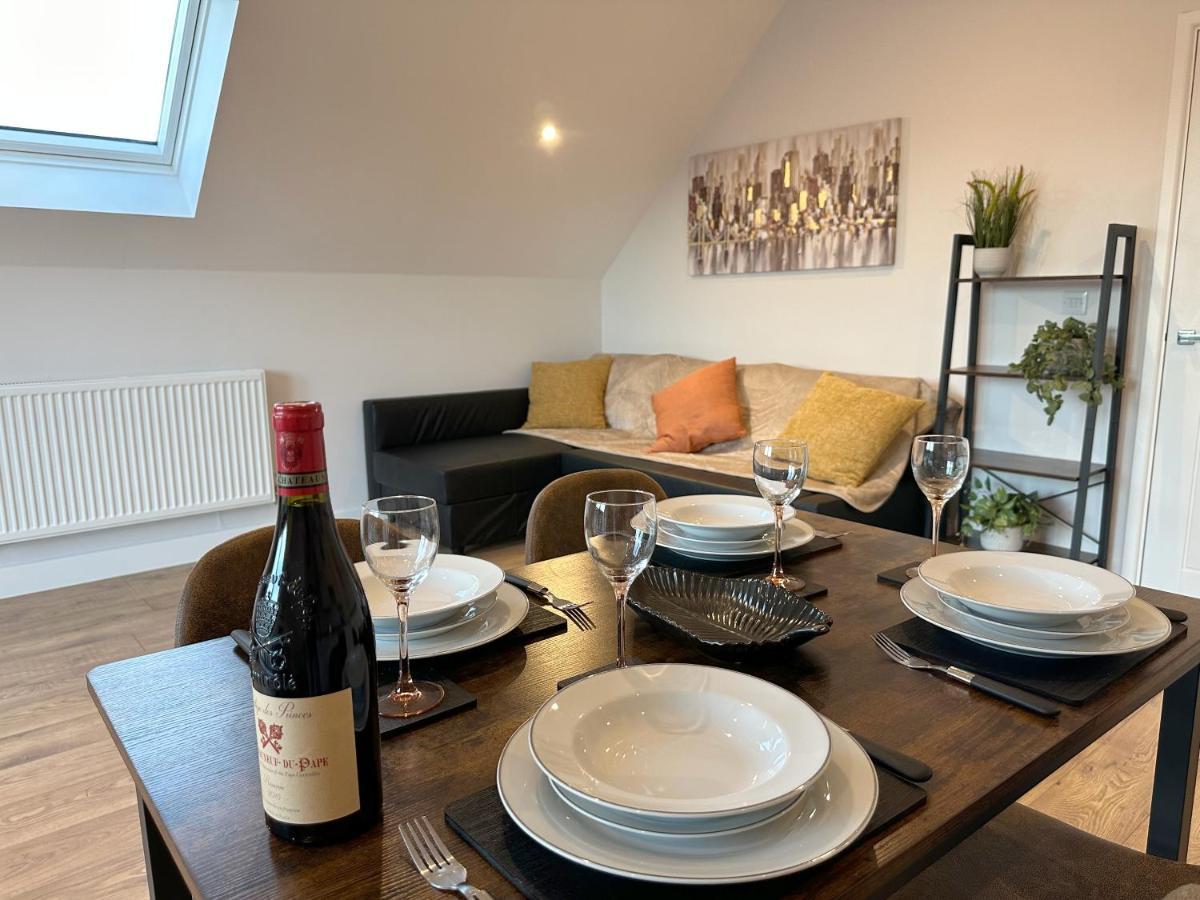 Stylish & Spacious Apartment ロイヤル・タンブリッジ・ウェルズ エクステリア 写真